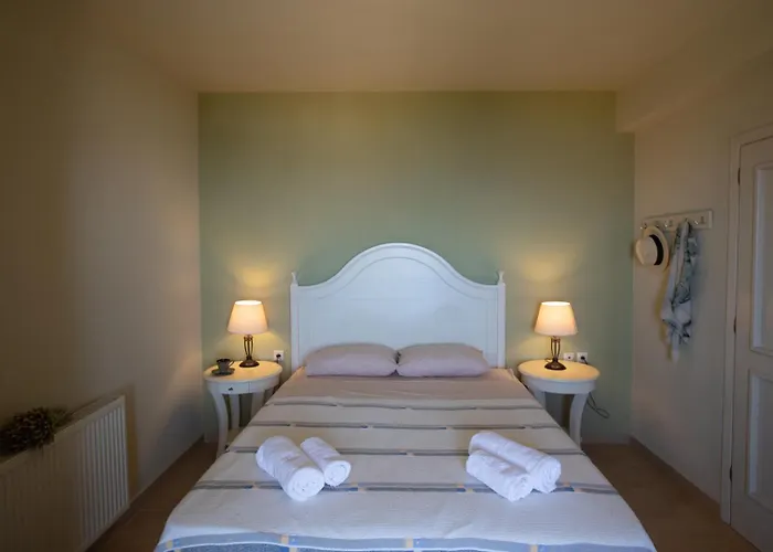 فيلة Lourdas View By Select *