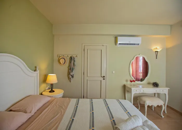 Vila Lourdas View By Select *