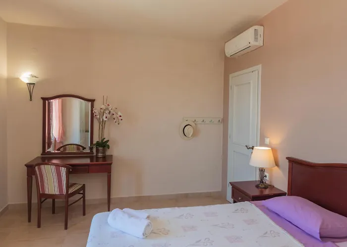 Lourdas View By Select فيلة